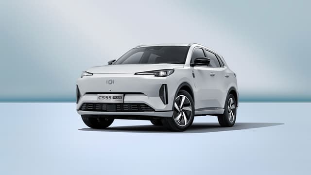 Changan relanza su marca en Argentina con el SUV híbrido enchufable más barato del mercado.