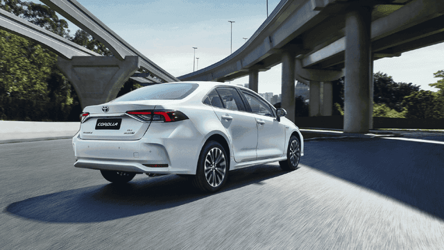 Toyota Corolla 2.0 SEG CVT en Argentina: equipamiento, motor y seguridad