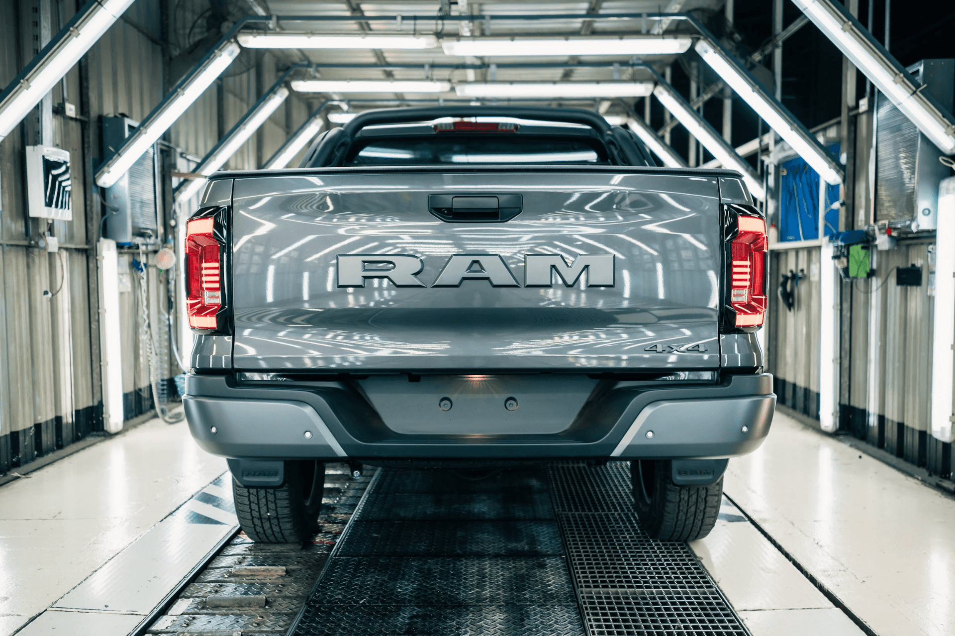 RAM Dakota parte trasera