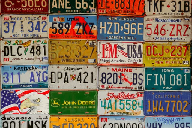 ¿Por qué hay autos 0km sin patente?